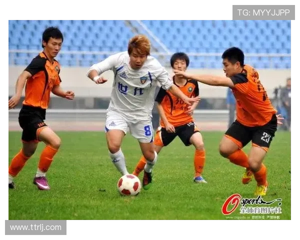 武汉足球队包夹战术革新探讨与未来发展展望