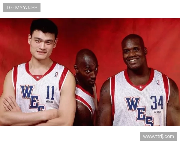 足球明星身高变化历程揭秘从小球员到巨星的成长之路